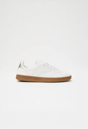 Sneakersy z połączenia materiałów