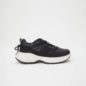Buty sportowe sznurowane z krzyżowym wiązaniem