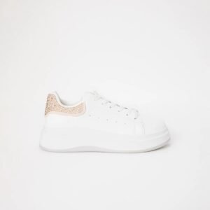 Sneakersy z ozdobnym zapiętkiem hotfix