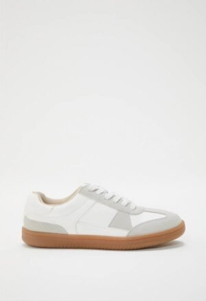 Sneakersy z połączenia materiałów