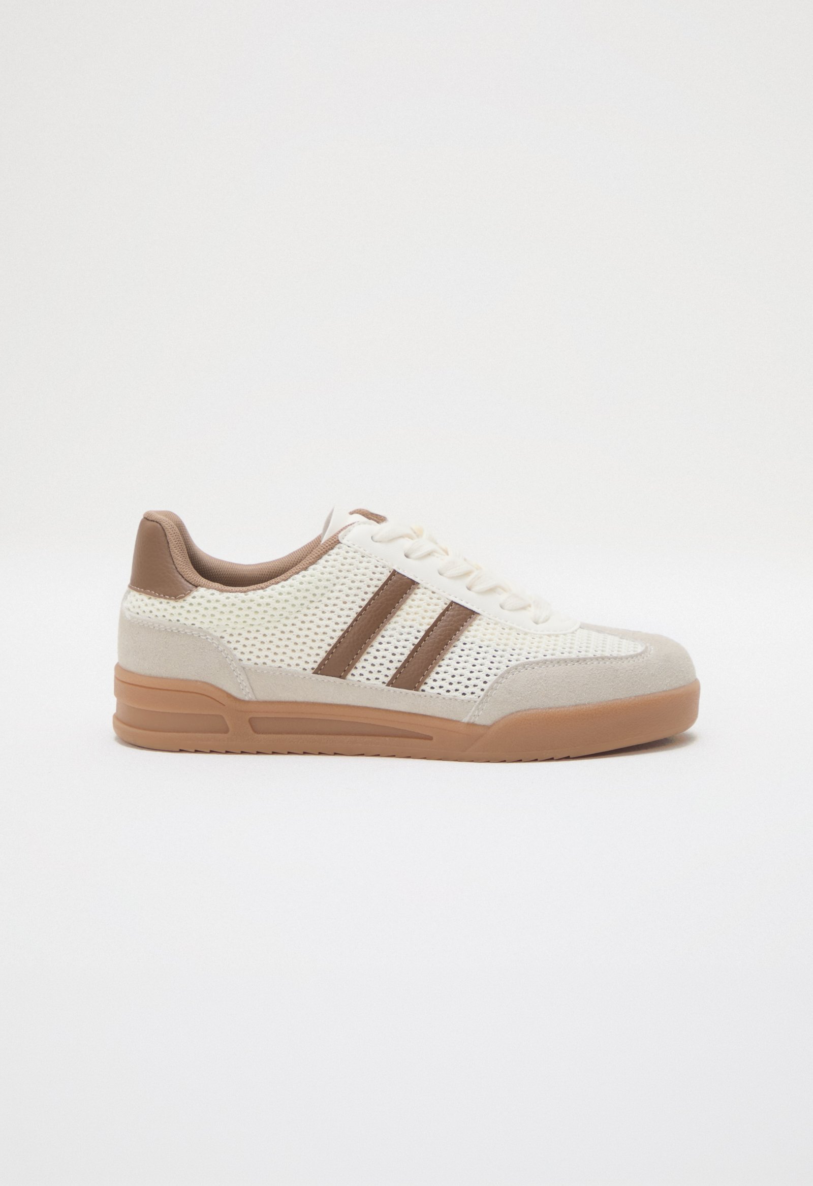 Sneakersy z efektem siatki
