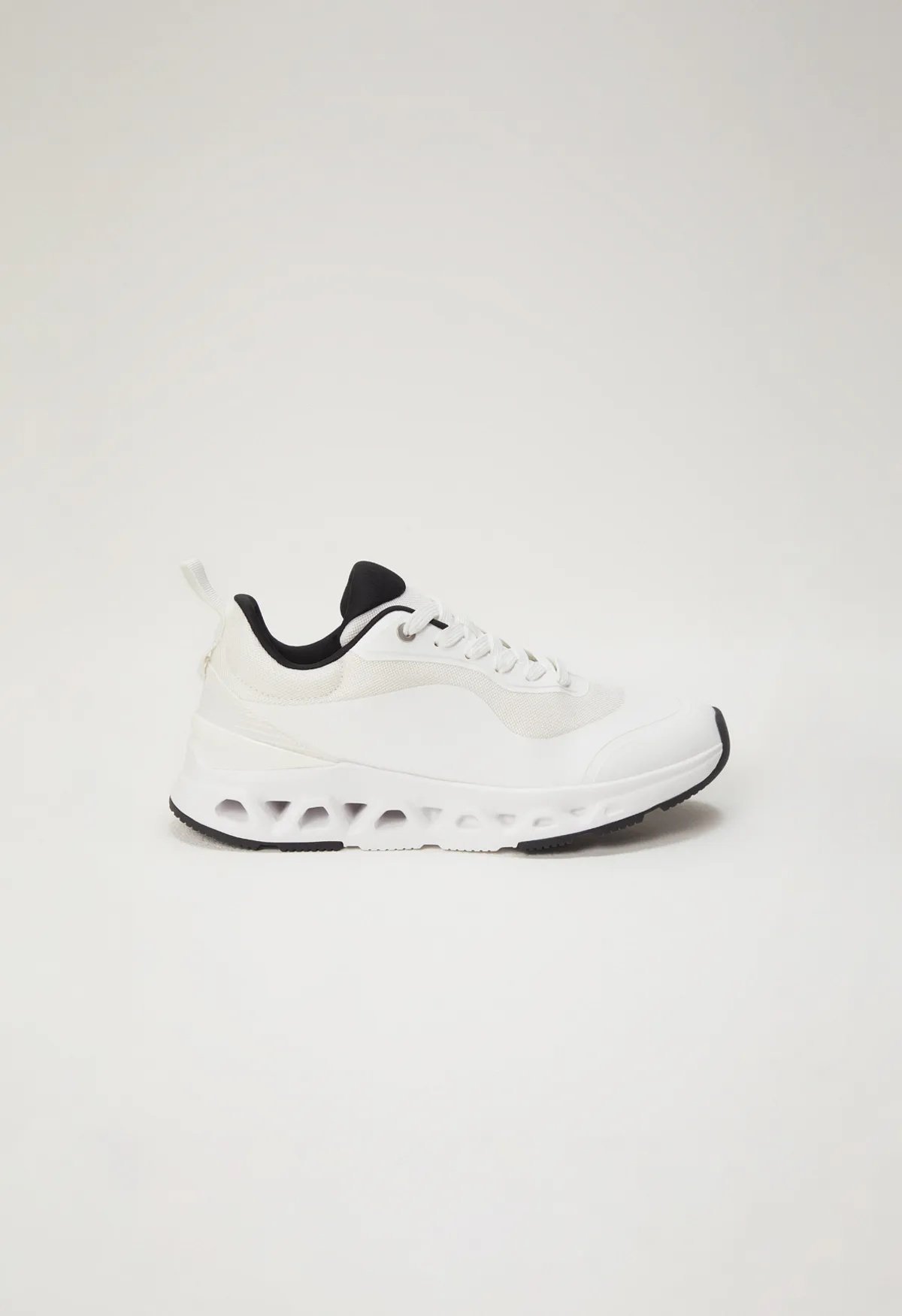 Sneakersy sportowe na wysokiej podeszwie