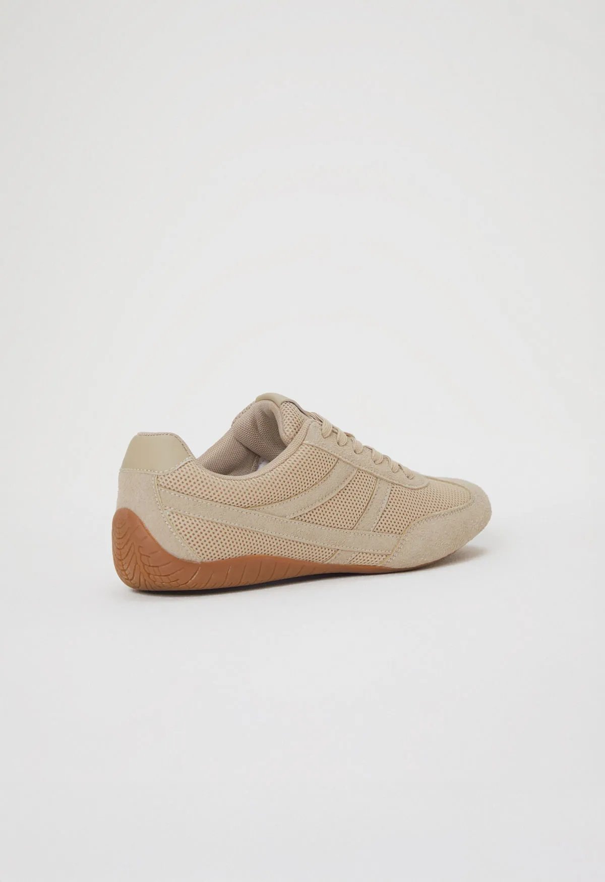 Sneakersy z połączenia materiałów - Image 2