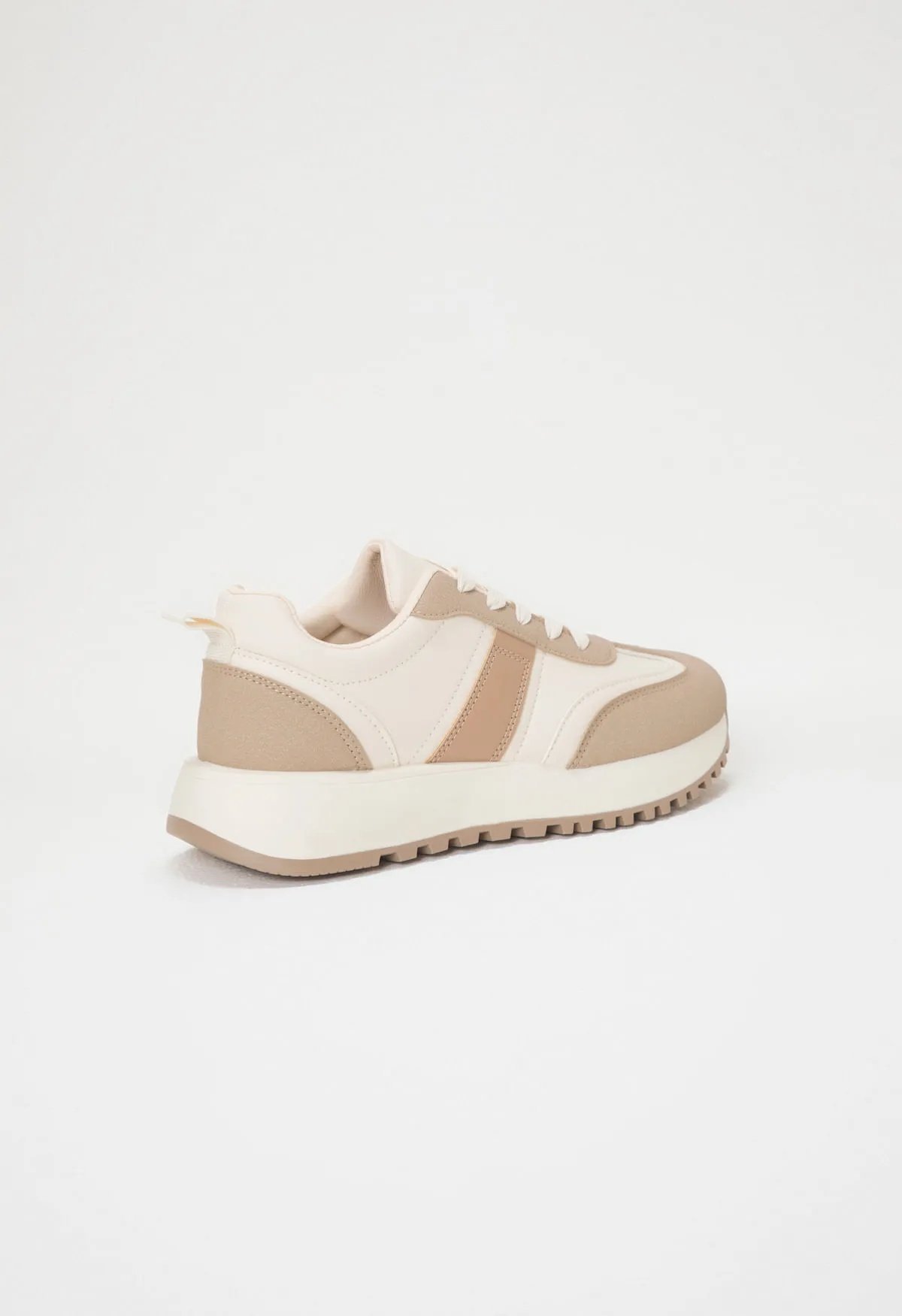 Sneakersy z połączenia materiałów - Image 2