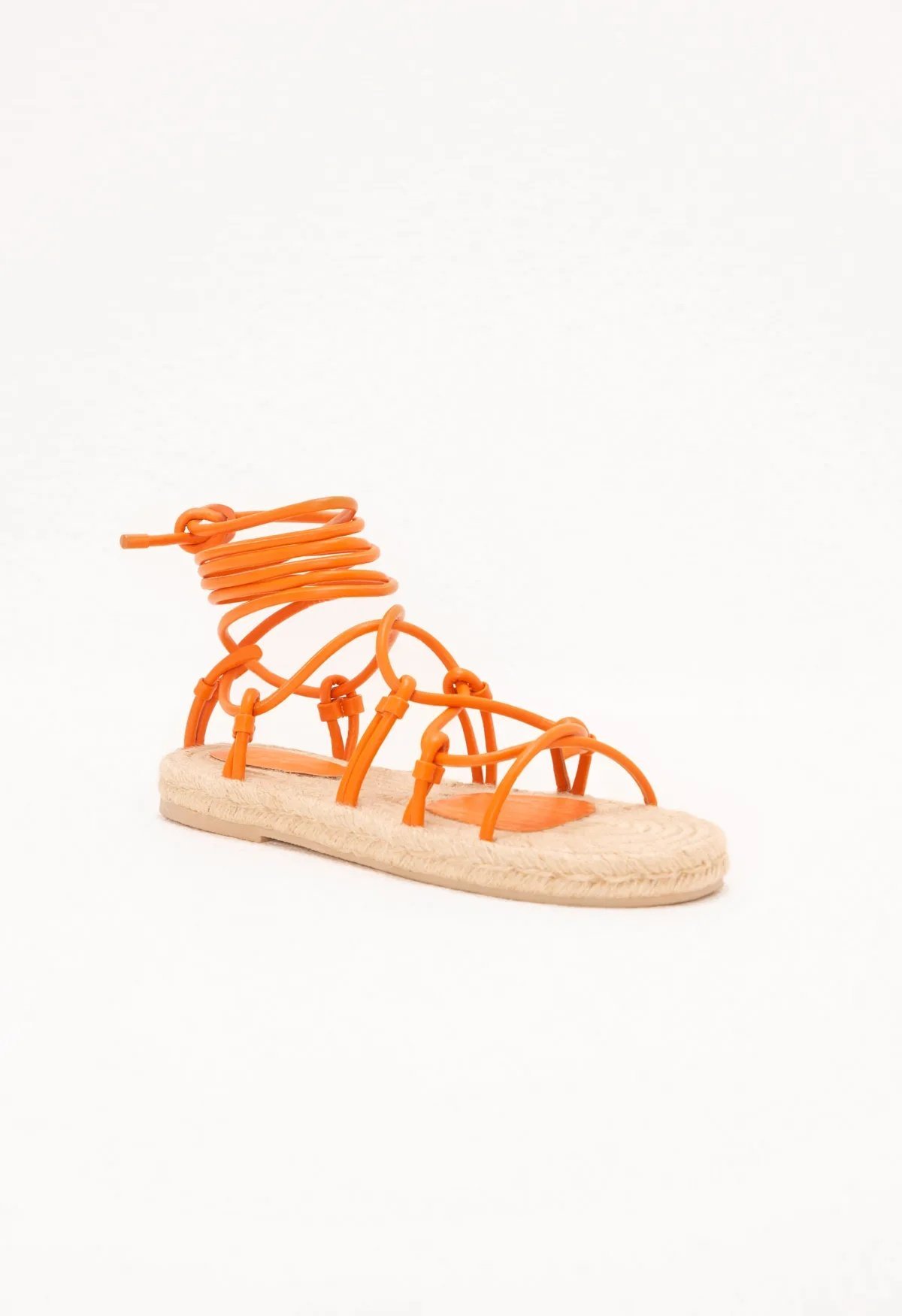Płaskie sandały wiązane z wkładką - Image 2
