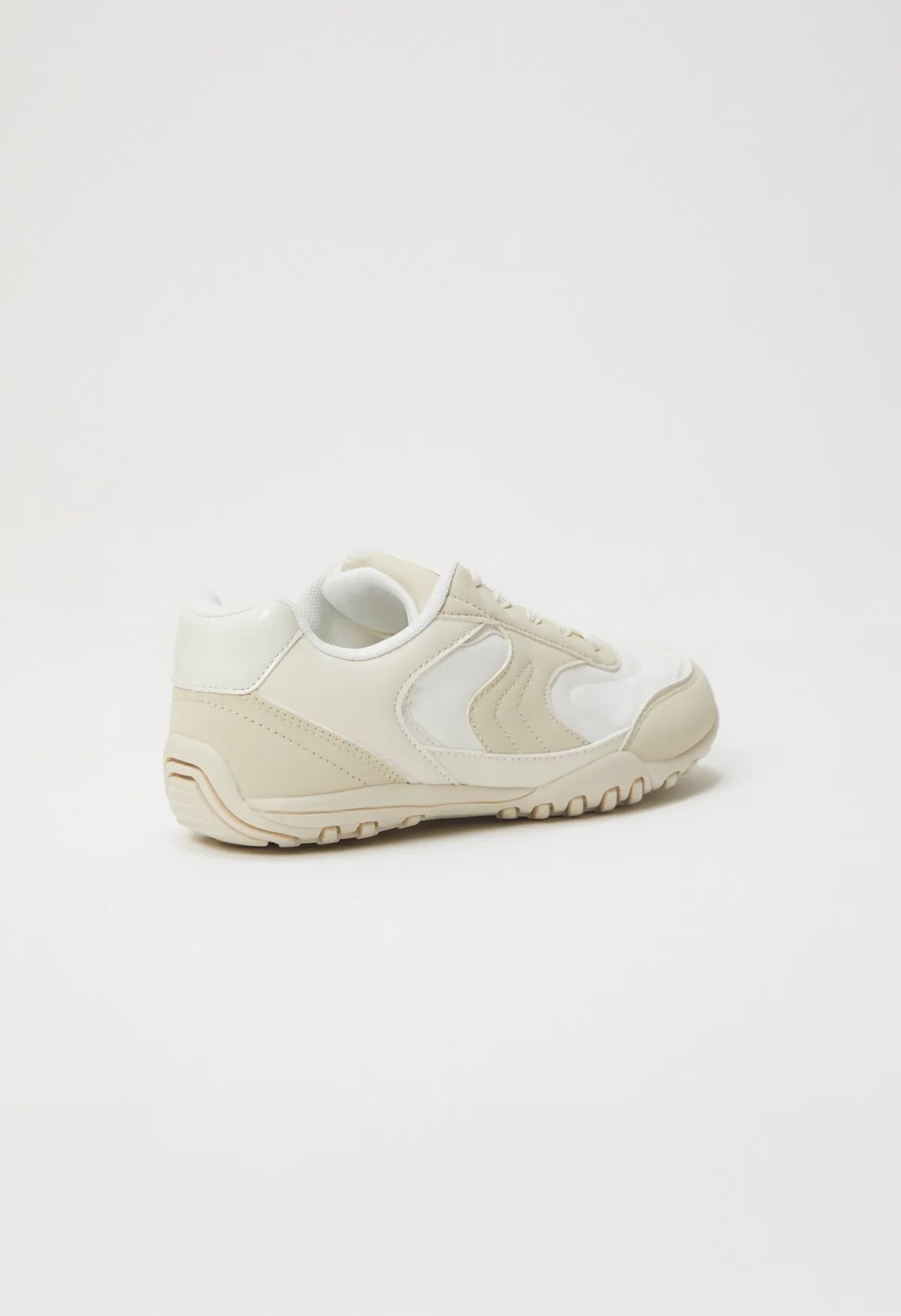 Sneakersy z kombinacją materiałów - Image 3