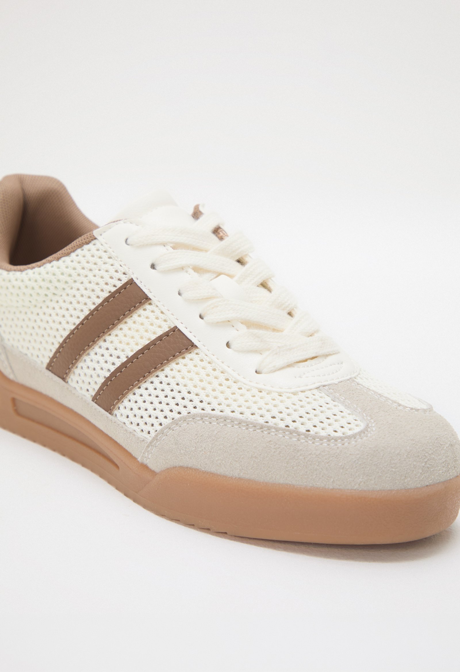 Sneakersy z efektem siatki - Image 3