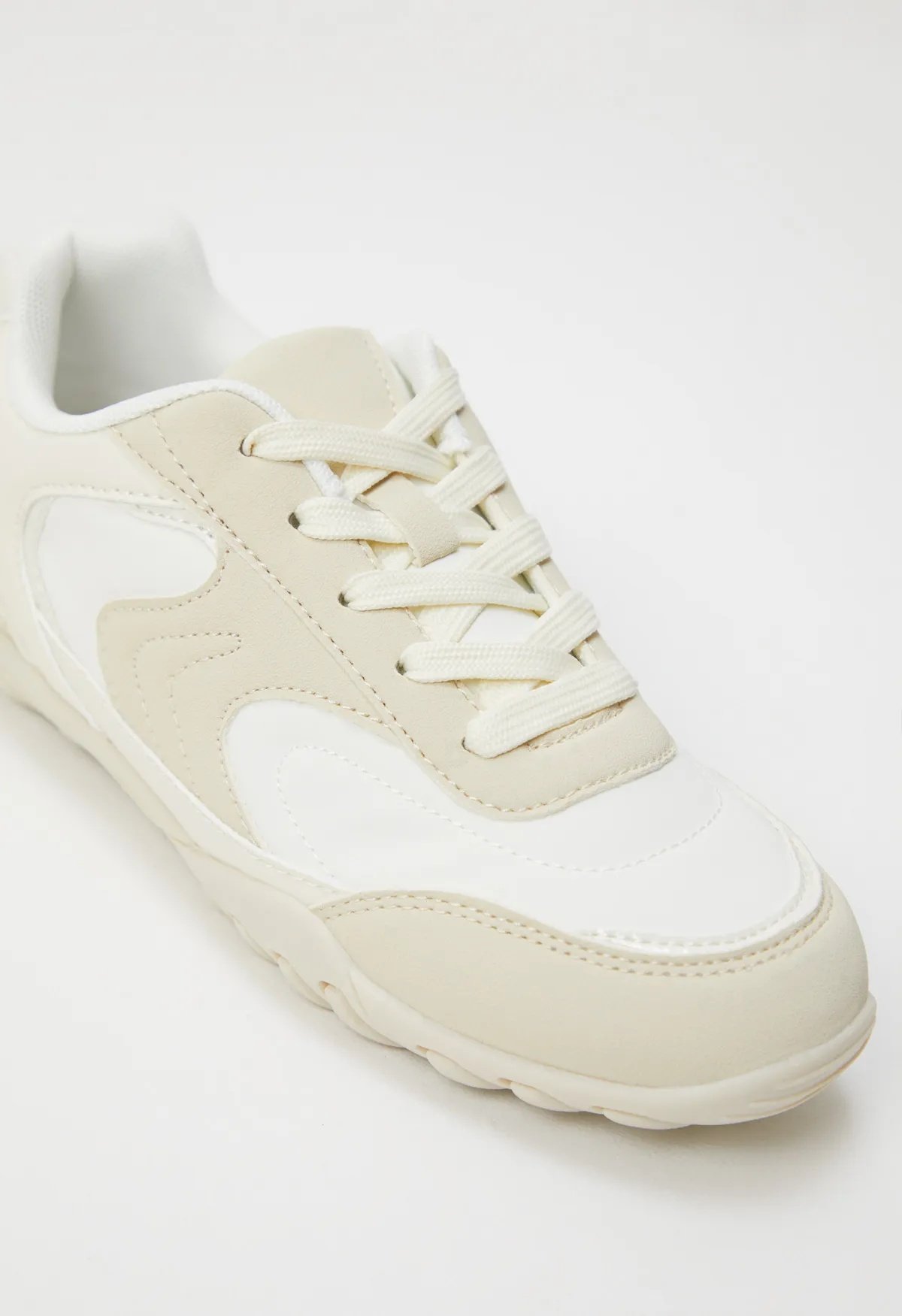 Sneakersy z kombinacją materiałów - Image 4