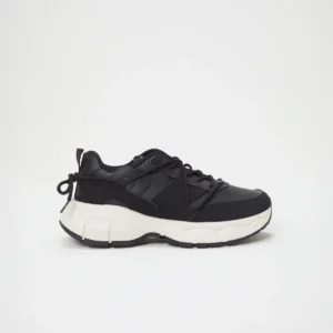 Sneakersy